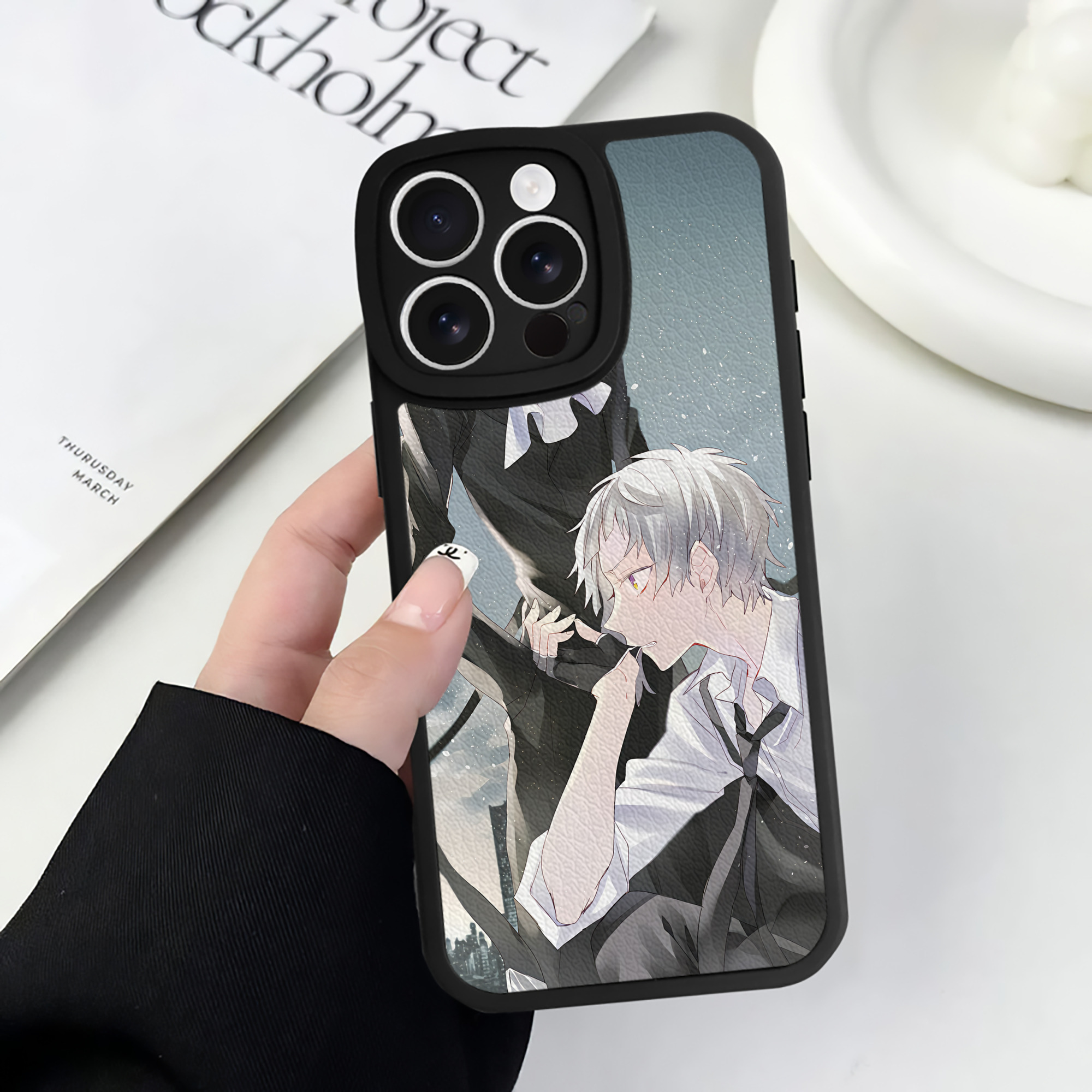 （画像用） 文豪ストレイドッグス Bungo Stray Dogs 【iPhone 16シリーズ対応】シリコンスマホケース（レザー調） 材質：シリコン